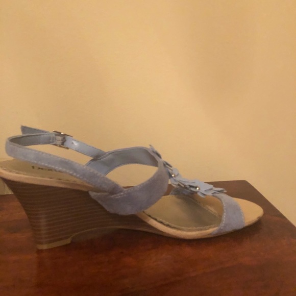 Light blue floral wedges - Picture 9 of 15